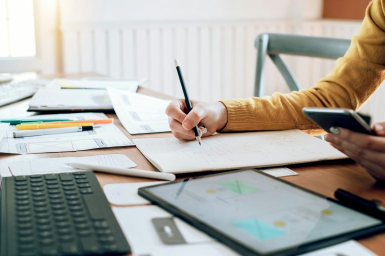Read more about the article Comparing Popular Accounting Software for Small Businesses: Which Fits Your Needs?