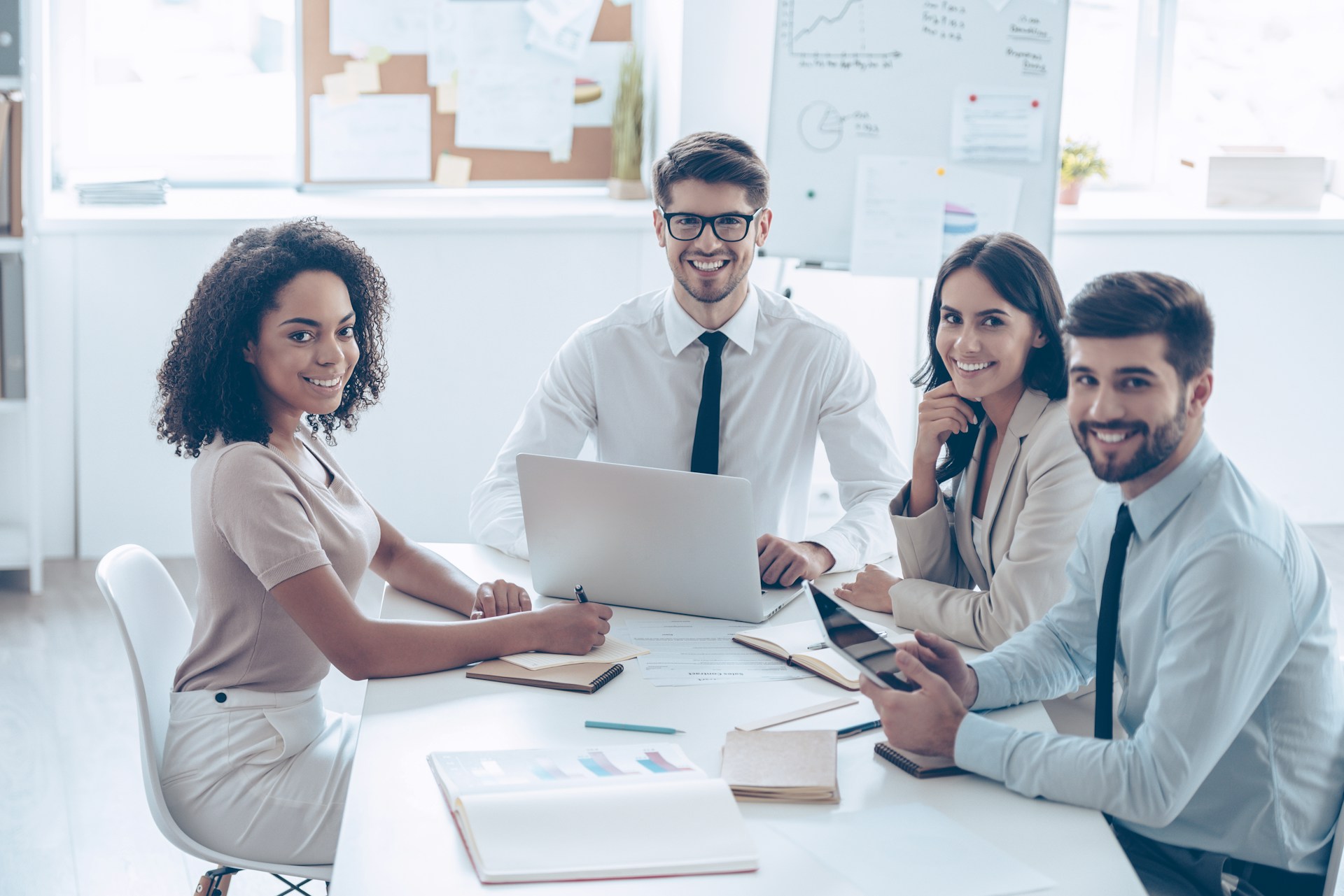 Read more about the article How a Tax Advisor Supports Businesses in Holiday Prep
